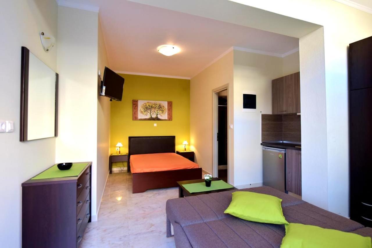 Elia Beach Modern Suites Flogita Exterior photo