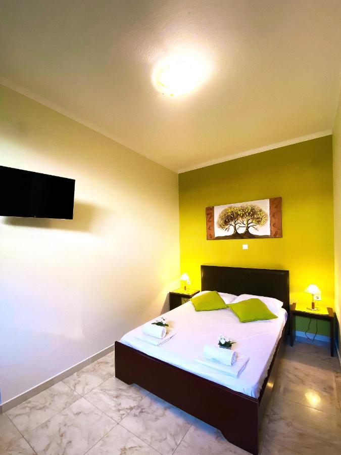 Elia Beach Modern Suites Flogita Exterior photo